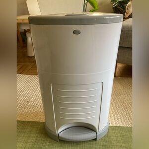 White/Gray Dekor Diaper Pail Preowned